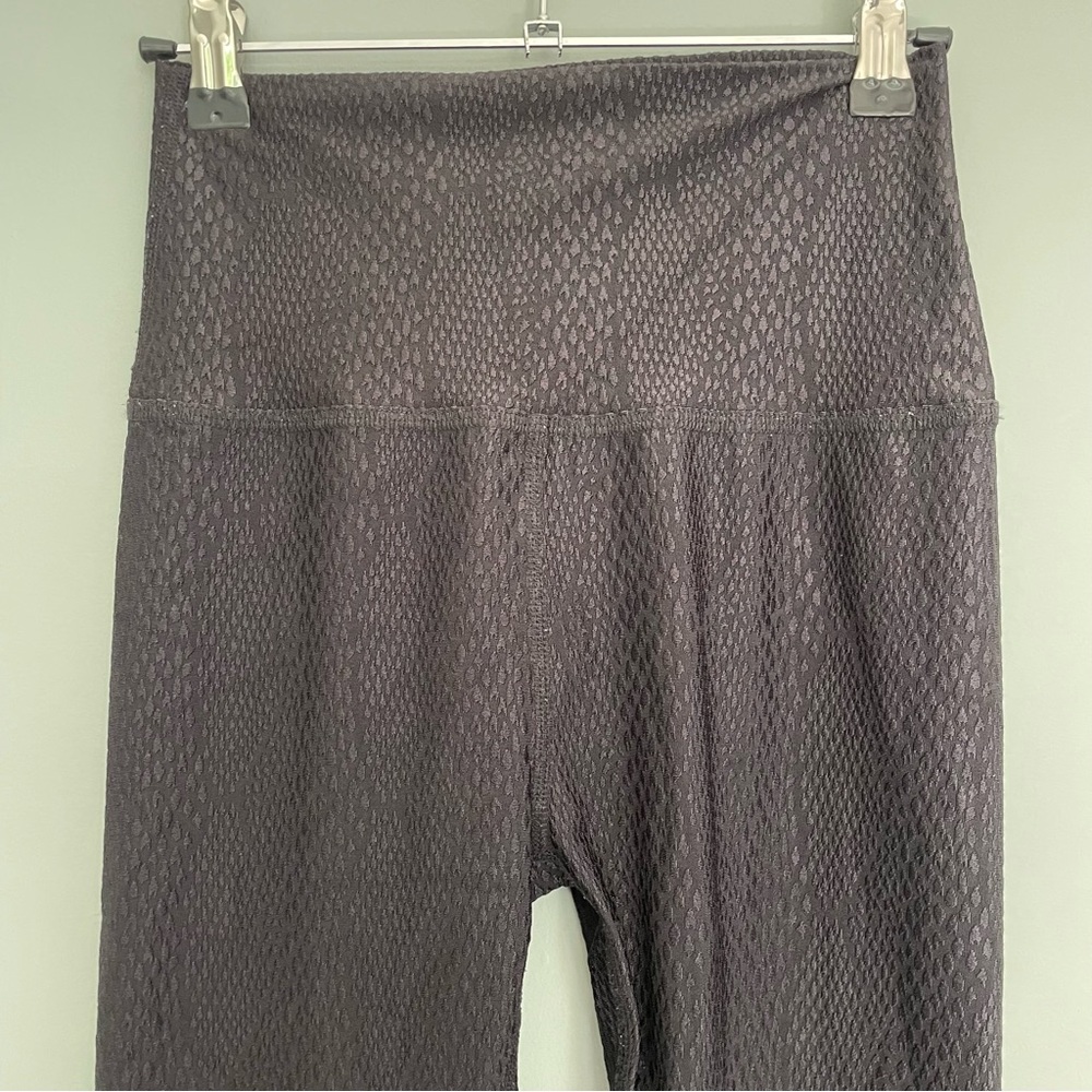 3 for $30 | Beyond Yoga Powershine Viper Black Snake Print Textured Legging